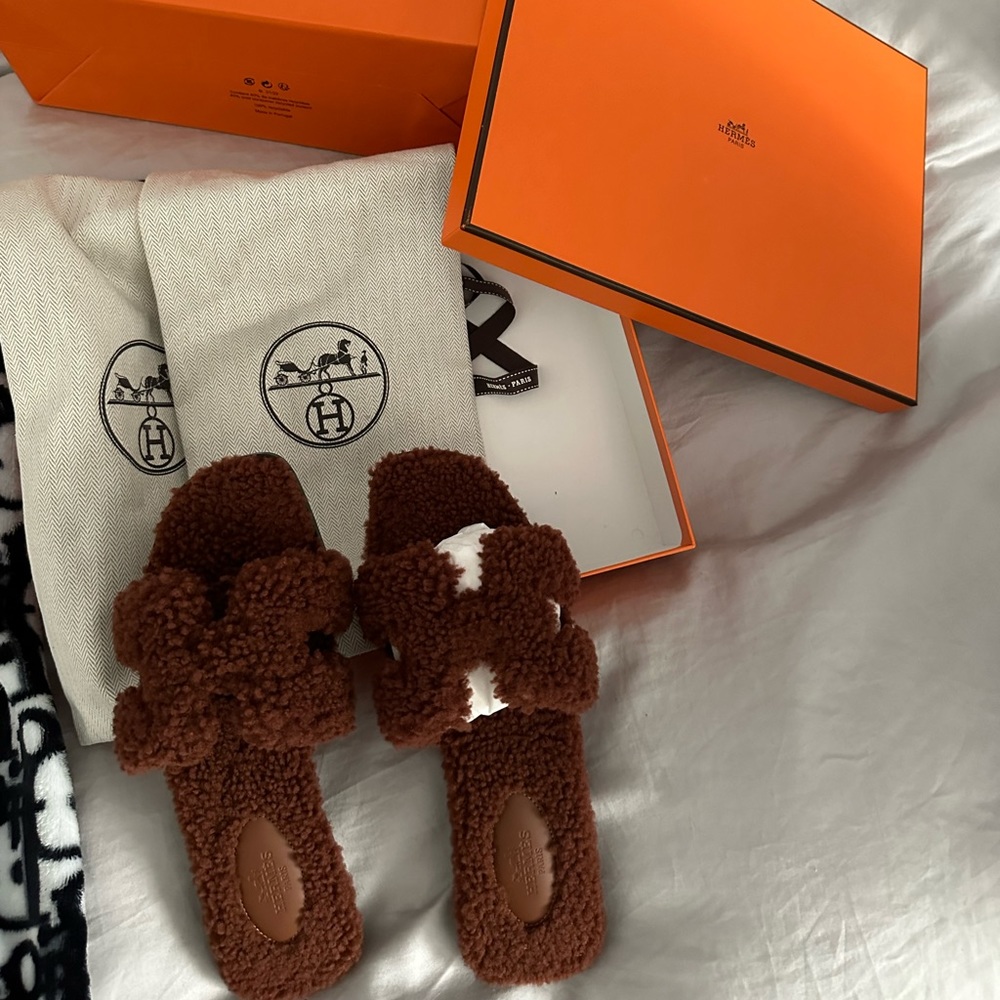 ✖️SOLD✖️BNIB HERMES ORAN TEDDY EU 37.5
